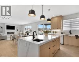 1048 WALTON Avenue - 17