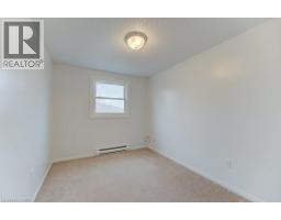 828 ELGIN Street N - 18