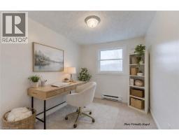 828 ELGIN Street N - 20