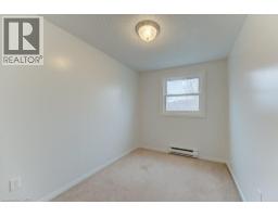 828 ELGIN Street N - 21