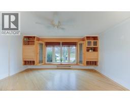 828 ELGIN Street N - 5