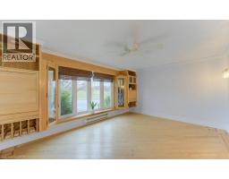 828 ELGIN Street N - 7