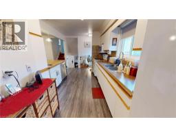 48 TAMVALE Crescent - 3