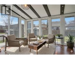 12 MURDOCH Street - 15