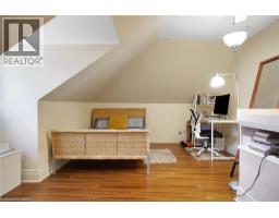 12 MURDOCH Street - 21