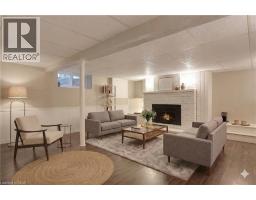 12 MURDOCH Street - 22