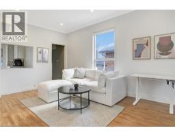 12 MURDOCH Street - 7