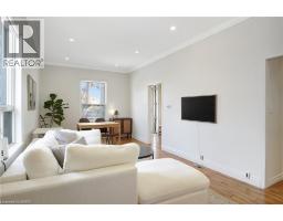 12 MURDOCH Street - 8