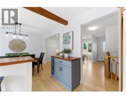 135 STIRLING MACGREGOR Drive - 12