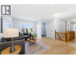 135 STIRLING MACGREGOR Drive - 13