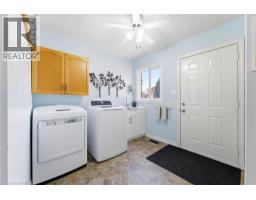 135 STIRLING MACGREGOR Drive - 14