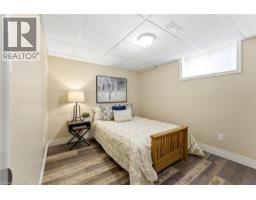 135 STIRLING MACGREGOR Drive - 23