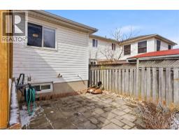 135 STIRLING MACGREGOR Drive - 32
