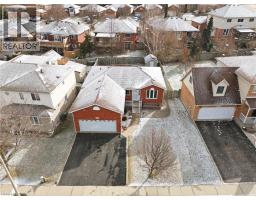 135 STIRLING MACGREGOR Drive - 34