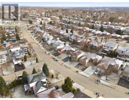 135 STIRLING MACGREGOR Drive - 38