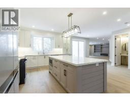 1105 MAIN Street E - 18