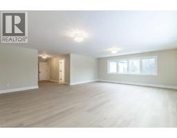 1105 MAIN Street E - 32