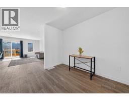 95 QUEENSBROOK Crescent - 11