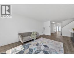 95 QUEENSBROOK Crescent - 15