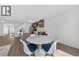 95 QUEENSBROOK Crescent - 16