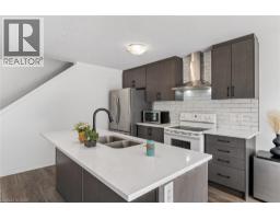 95 QUEENSBROOK Crescent - 18