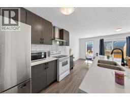 95 QUEENSBROOK Crescent - 24