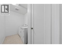 95 QUEENSBROOK Crescent - 33