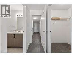 95 QUEENSBROOK Crescent - 38