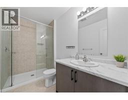 95 QUEENSBROOK Crescent - 40