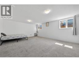 95 QUEENSBROOK Crescent - 44