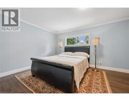 882-888 FAIRWAY Road N - 18