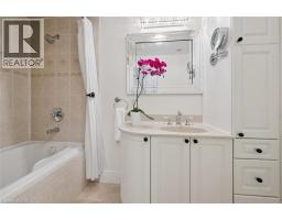 882-888 FAIRWAY Road N - 20