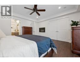 882-888 FAIRWAY Road N - 23