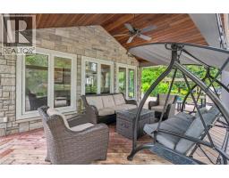 882-888 FAIRWAY Road N - 43