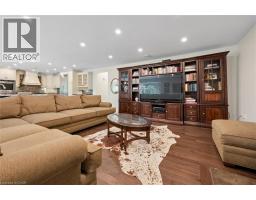 882-888 FAIRWAY Road N - 7