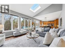 20 COTTONWOOD Crescent - 11