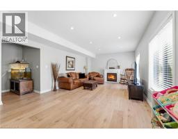 20 COTTONWOOD Crescent - 13