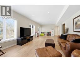 20 COTTONWOOD Crescent - 14