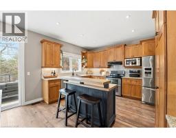 20 COTTONWOOD Crescent - 16