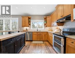 20 COTTONWOOD Crescent - 17