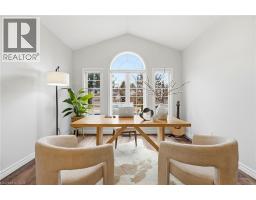 20 COTTONWOOD Crescent - 26