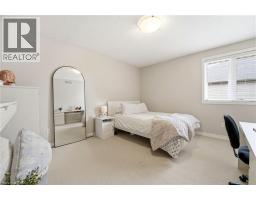 20 COTTONWOOD Crescent - 30