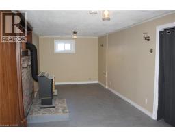 71 NICKOLAS Crescent - 12