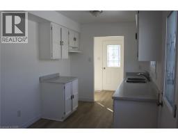 71 NICKOLAS Crescent - 16