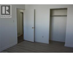 71 NICKOLAS Crescent - 8