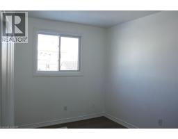 71 NICKOLAS Crescent - 9