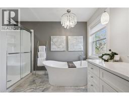 33 ABERDEEN Road N - 25