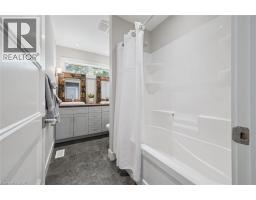 33 ABERDEEN Road N - 31