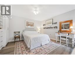 33 ABERDEEN Road N - 40