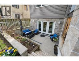 33 ABERDEEN Road N - 43